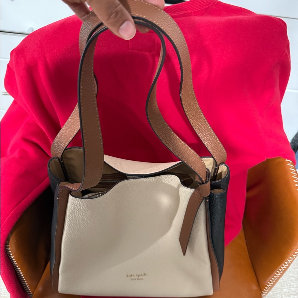 Kate Spade Black and Cream Shoulder Bag - Picture 2 of 3